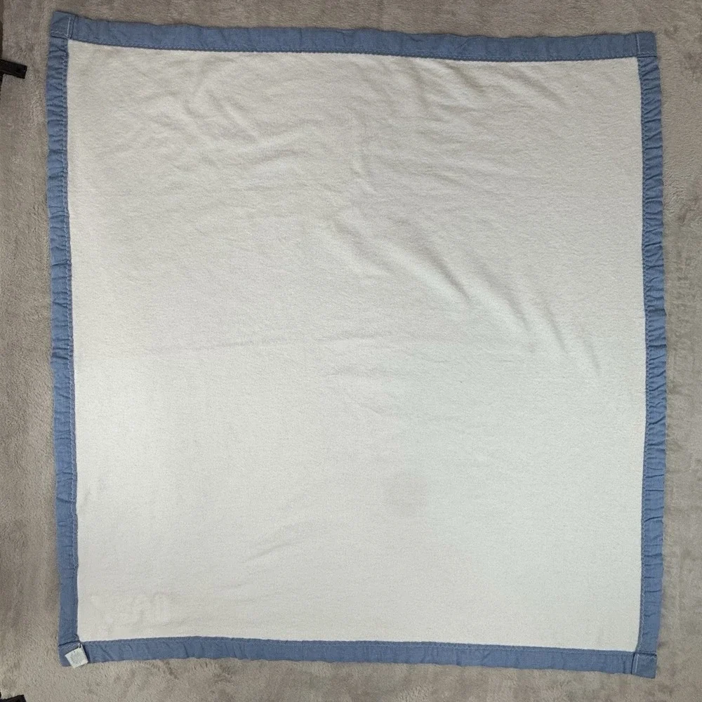 Vtg White Acrylic Blue Trim Applique Embroidery Baby‎ Blanket Floral USA Nursery